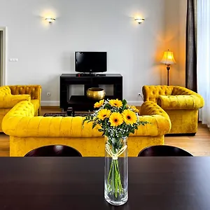 Le Theatre Apartment